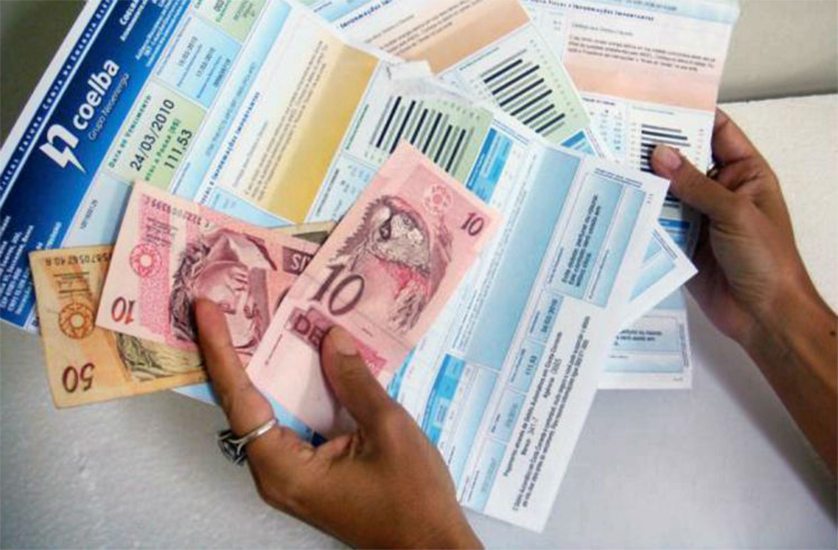 Endividamento e inadimplência do consumidor têm alta em agosto